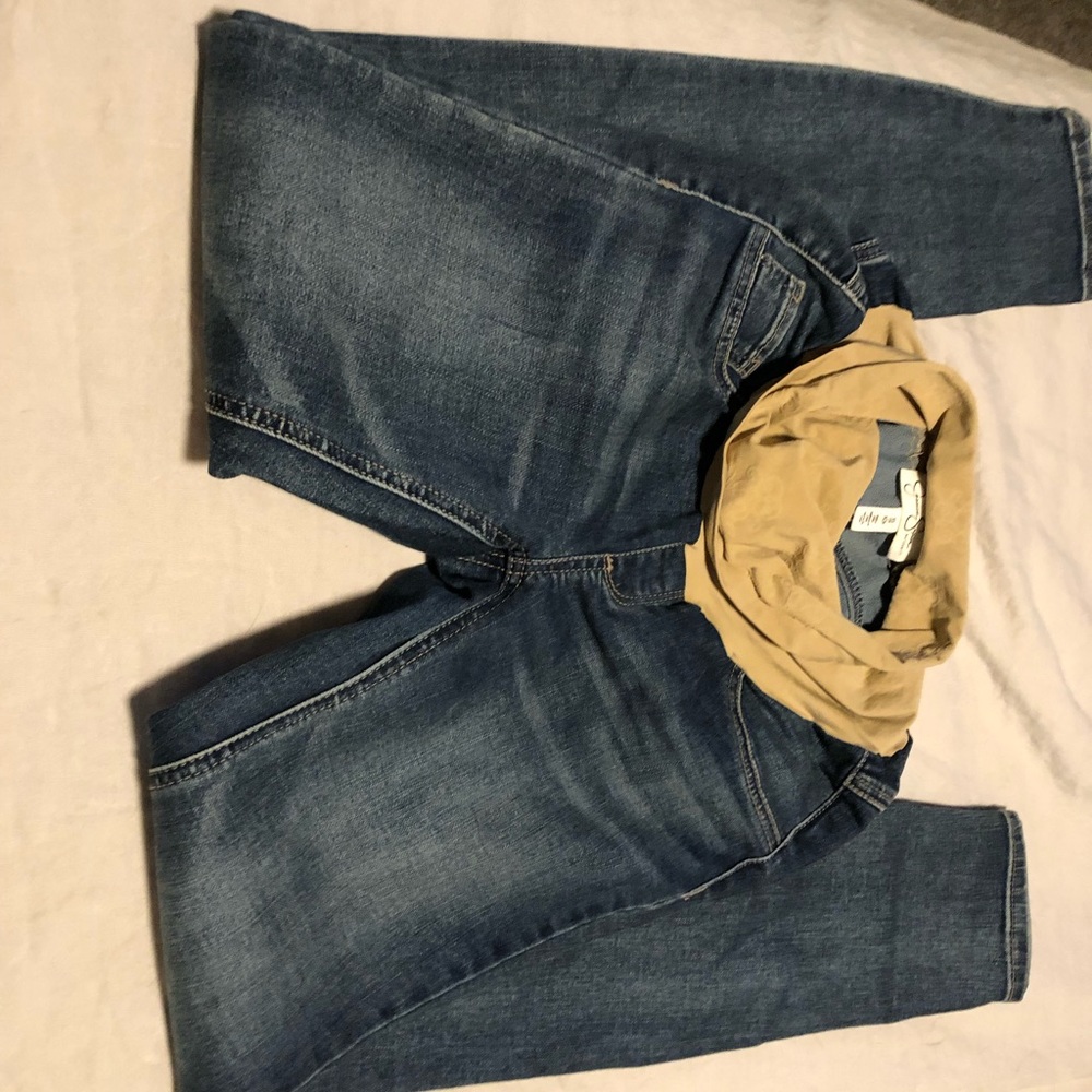 Jessica Simpson maternity jeans